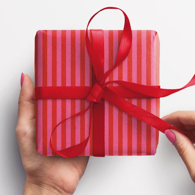 Rosa und roter Streifen fröhlicher Weihnachtsurlau Geschenkpapier (Von Creator hochgeladen)