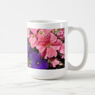 Rosa und violette Petunien Kaffeetasse