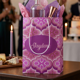 Rosa und violette Schildformen mit Herzen Mittlere Geschenktüte