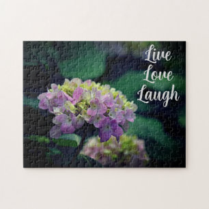 Rosa und weiße Hydrangea-Blume Motivierend