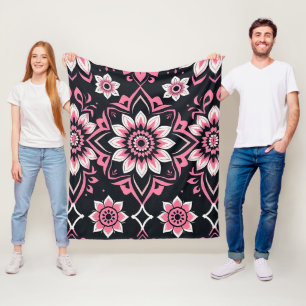 Rosa und weiße Mandala im schwarzen Hintergrund Fleecedecke