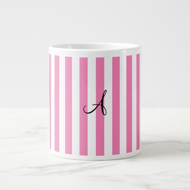 Rosa und weiße Streifen des Monogramms Jumbo-Tasse (Vorderseite)