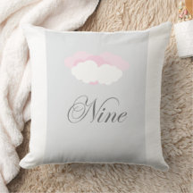 Rosa und weiße zarte Wolken mit Text Nine