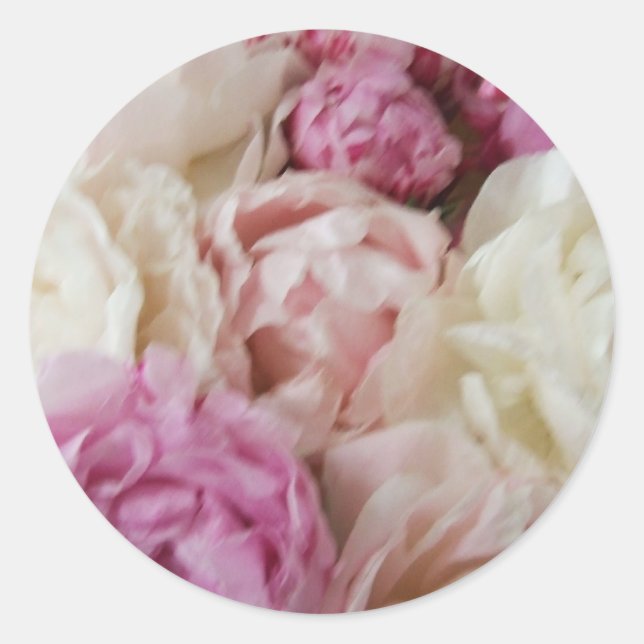 Rosa und weiße Zinnspitzen mit Hochzeitsklebern Runder Aufkleber (Vorderseite)