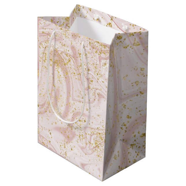 Rosa und weißer Marmor Swirl Gold Glitzer Mittlere Geschenktüte (Rückseite Schrägansicht)