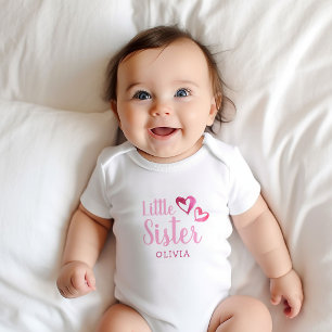 Rosa Wasserfarbe-Herzen Kleine Schwester Name Mono Baby Strampler