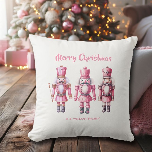 Rosa Weihnachtscreme Personalisierte Dekoration Kissen (pink christmas decor nutcrackers watercolor personalized throw pillow)