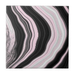 Rosa, weiß und schwarz-agate Marmoreffektfliesen Fliese<br><div class="desc">Diese moderne Kachel mit luxuriösem Marmoreffekt im agate-Stil und wirbelnden Rosa-, Weiß- und Schwarztönen verleiht dem Ganzen eine elegante und feminine Note. Es ist ideal für rosa Badezimmerakzente oder als glamouröser Brennpunkt in einem luxuriösen Schlafzimmer. Das abstrakte geode inspirierte Muster fügt jedem stilvollen Innenraum eine Touch von Eleganz und künstlerischem...</div>