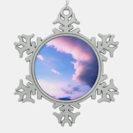 Rosa Wolken Schneeflocken Zinn-Ornament