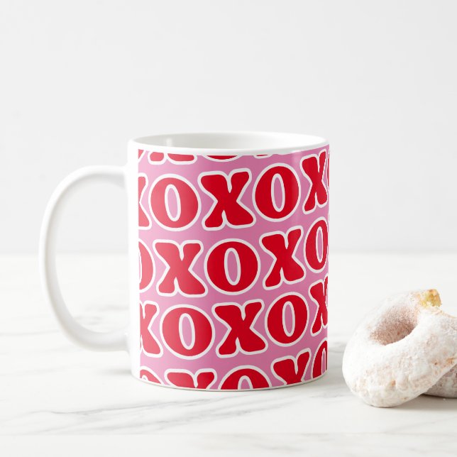 rosa XOXO-Muster Kaffeetasse (Mit Donut)