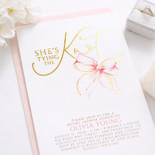 Rosafarbene Schleife - She's Tying The Knot - Brau Folieneinladung