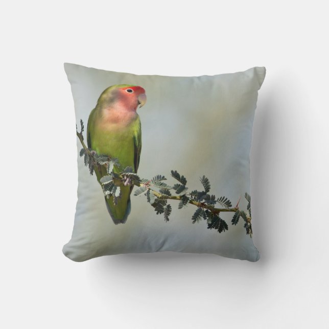 Rosaroter Liebesvogel auf dem Zweig Kissen (Vorderseite)
