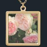 Rose aus Rosa und Creme Vergoldete Kette<br><div class="desc">Ein schönes Ambiente aus rosa und cremefarbenen Rose mit hellgrünen Blätter. Fügen Sie einen Namen hinzu,  um auf Wunsch zu personalisieren.</div>