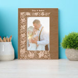 Rose Blume Weingrenzen Geätzte Rahmen<br><div class="desc">Dieser geätzte Rahmen aus Holz stammt aus einem Vintagen Rose, der mit Blumen- und Blattvordruck versehen ist. Sie können den Text in dieser Designvorlage ganz einfach personalisieren.</div>