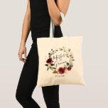 Rose Burgund Blumenjägermutter Tragetasche<br><div class="desc">Die Tasche ist ein Geschenk für die Bräutigam,  mit einem bordeauxfarbenen Kranz in der Rose,  der in handgeschriebenen Schriftzeichen mit "Mutter des Bräutigams" versehen ist. Personalisieren Sie Ihre Hochzeitsdaten oder den Namen des Empfängers unten.</div>