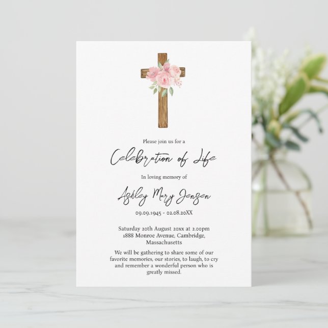 Rose Cross Celebration of Life Funeral Einladung (Stehend Vorderseite)