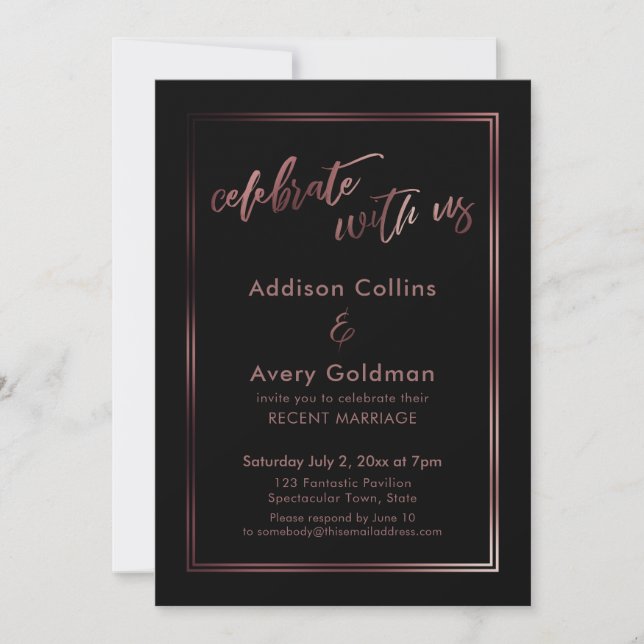 Rose Gold & Black Celebrate mit US Typografie Einladung (Vorderseite)