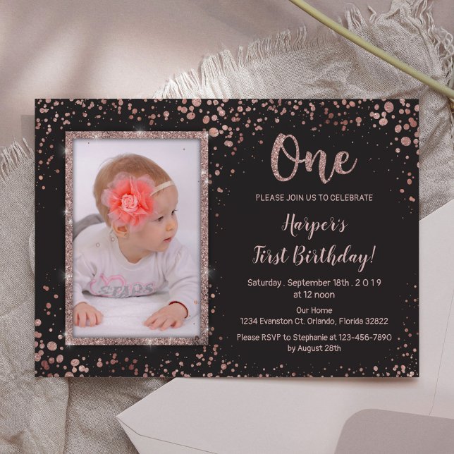 Rose Gold Black First Birthday Foto Einladung (Von Creator hochgeladen)