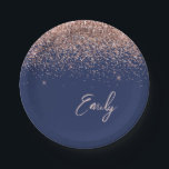 Rose Gold - Blush Pink Navy Blue Glitzer Monogram Pappteller<br><div class="desc">Rose Gold - Blush Pink und Navy Blue Sparkle Glitzer Monogram Name und Initial Party Teller. Das macht den perfekten 16 Geburtstag,  Hochzeit,  Brautparty,  Jubiläum,  Babydusche oder Junggeselinnen-Abschied Geschenk für jemanden,  der Lieben glamourösen Luxus und schicke Stile.</div>