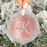 Rose Gold Brushed Metal Glitzer Monogram Name Ornament<br><div class="desc">Dieses trendige,  schicke Ornament-Design mit hübschem silberglänzenden Imitat-Glitzer auf einer Rose mit goldgebürstetem metallischem Hintergrund ist einfach zu personalisieren.</div>