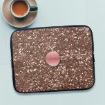 Rose Gold Glitzer Bling Elegantes Mongramm Laptopschutzhülle<br><div class="desc">Es gibt viele schöne Imitate Rose Gold Glitzer Typ Klingeln und eine hübsch große rosa Glas-Taste auf diesem. Es ist ein Printeffekt,  sodass es Ihnen kein GFS (Glittery Finger Syndrom) gibt und der Knopf nicht abfällt. Ihre Initialen hinzufügen</div>