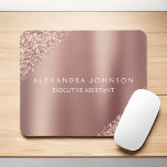 Rose Gold Glitzer | Blush Pink Sparkone Glitzer Mousepad<br><div class="desc">Blush Pink - Rose Gold Glitzer Imitate Sparkle Glitzer Metallic Foil Minimalistisch Business Mousepad (Mouse Pad) mit weißer Schrift Typografie für das Monogramm. Das Rose Gold Girly Business Design kann mit Ihrem Namen angepasst werden. Bitte kontaktieren Sie den Designer,  um passende Artikel zu erhalten.</div>