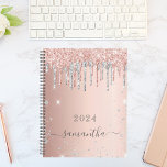 Rose Gold Glitzer Rosa Silber Monogramm 2023 Planer<br><div class="desc">Ein Imitat Rose gold metallische Hintergrund mit eleganten Rose Gold und Imitate silber Glitzer Tropfen, Farbe Tropfen Look. Vorlage für ein Jahr. Personalisieren und einen Namen hinzufügen. Der Name ist in dunklem Rose Gold geschrieben, mit einem großen, modernen Handschrift-Schrift mit Swashes. Ideal für Schule, Arbeit oder Organisation Ihres Privat-/Familienlebens. Um...</div>