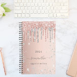 Rose Gold Glitzer Rosa Silbermonogramm Name 2024 Planer<br><div class="desc">Ein Imitat Rose gold metallische Hintergrund mit eleganten Rose Gold und Imitate silber Glitzer Tropfen, Farbe Tropfen Look. Vorlage für ein Jahr. Personalisieren und einen Namen hinzufügen. Der Name ist in dunklem Rose Gold geschrieben, mit einem großen, modernen Handschrift-Schrift mit Swashes. Ideal für Schule, Arbeit oder Organisation Ihres Privat-/Familienlebens. Um...</div>