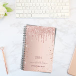 Rose Gold Glitzer Rosa Termine Name 2024 Planer<br><div class="desc">Ein Imitat Rose gold metallische Hintergrund mit eleganten Rose Gold und rosa Imitat Glitzer Tropfen, Farbe Tropfen Aussehen. Vorlage für ein Jahr. Personalisieren und fügen Sie einen Namen und einen Titel hinzu. Der Name ist in dunklem Rose Gold mit einem modernen handgeschriebenen Stil geschrieben. Ideal für Geschäftsleute, Schulen, Arbeitsgruppen, Tagebuch...</div>