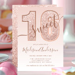 Rose Gold Glitzer Script Sweet 16 Geburtstagsparty Einladung<br><div class="desc">Rose Gold Glitzer Script Sweet 16 Geburtstag Party Einladung. Dieses trendige Design wird mit Rose Gold Glitzer vor einem rot-rosa Ober Hintergrund betont. Personalisieren Sie dieses individuelle Design mit Ihren eigenen Details.</div>