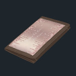 Rose Gold Glitzer Spatrkett mit benutzerdefinierte Trifold Geldbörse<br><div class="desc">Wallets mit Rose Gold Blush Glitzer Sparkle Tropfen Custom Text Pink Girly Modern - Fügen Sie Ihren einzigartigen Text / Name oder entfernen Text - Make Your Special Gift - Neu vergrössern und verschieben oder entfernen und hinzufügen / Elemente mit Anpassungstool. Design von MIGNED. Bitte schauen Sie sich meine anderen...</div>