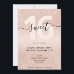 Rose Gold Glitzer Sweet 16 Einladung<br><div class="desc">Moderne elegante Rose Gold Glitzer Sweet 16 Einladung. Minimalistisches 16. Geburtstag Einladung Design mit eleganten Kalligraphie handgeschriebenen Skript-Schriftart und Buschgold-Rose Glitzer funkeln.</div>