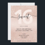 Rose Gold Glitzer Sweet 16 Einladung<br><div class="desc">Moderne elegante Rose Gold Glitzer Sweet 16 Einladung. Minimalistisches 16. Geburtstag Einladung Design mit eleganten Kalligraphie handgeschriebenen Skript-Schriftart und Buschgold-Rose Glitzer funkeln.</div>