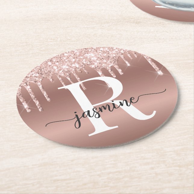 Rose Gold Glitzer Tropfen Metal Girly Monogram Runder Pappuntersetzer (Angewinkelt)