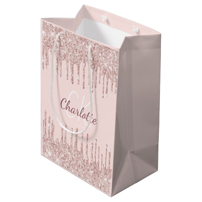 Rose Gold Glitzer Tropfen Monogramm Luxus Mittlere Geschenktüte (Rückseite Schrägansicht)