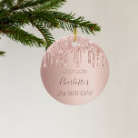Rose Gold Glitzer Tropfen Rosa 21 schick Keramik Ornament<br><div class="desc">Ein Ornament für einen mädchenhaften und glamourösen 21. Geburtstag (oder jedes Alter). Ein Imitat Rose goldener Hintergrund mit einem eleganten Imitat Rose Gold Glitzer Tropfen, Farbe Tropfen aussehen. Der Text: Der Name ist in dunklem Gold der Rose mit einem modernen handgeschriebenen Schriftsatz geschrieben. Tempate für ein Datum und Alter von...</div>