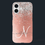 Rose Gold Hübsch Girl Silver Glitzer Funkelnd iPhone 16 Hülle<br><div class="desc">Dieses schicke Gehäuse mit hübschem silberglänzenden Glitzer auf einer Rose mit goldgelb gebürstetem metallischem Hintergrund ist einfach zu personalisieren.</div>