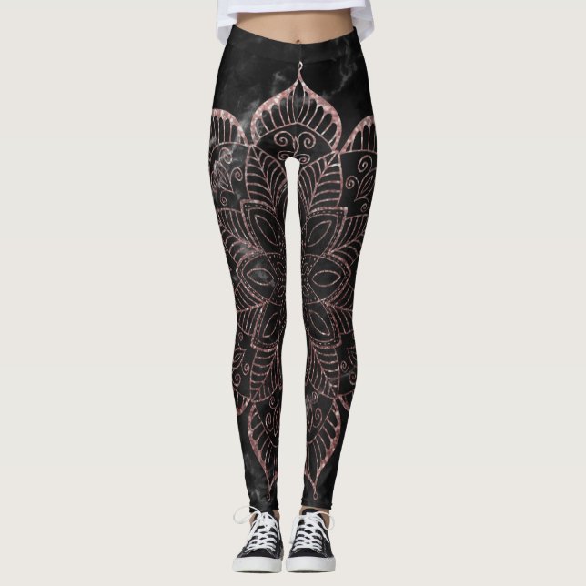 Rose Gold Imitate Glitzer Mandala auf schwarzem Ma Leggings (Vorderseite)