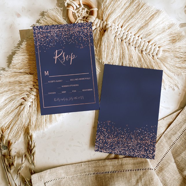 Rose gold Konfetti marineblaue Typografie uAwg RSVP Karte (Von Creator hochgeladen)
