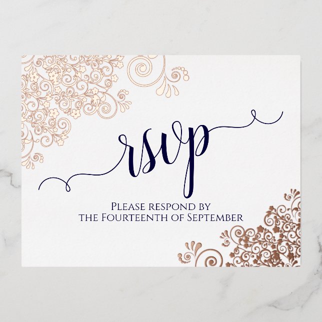 Rose Gold Lace & Navy auf White Wedding RSVP Folie Einladungspostkarte (Vorderseite)