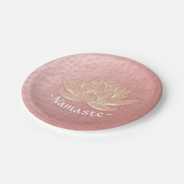 Rose Gold Lotus Yoga Studio Meditation Instructor Pappteller (Schrägansicht)