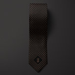 Rose Gold Monogram Diamond Pattern Neck Tie Krawatte<br><div class="desc">Diese Rose Gold Diamond Design verfügt über ein elegantes geometrisches Muster und geschmackvolle Monogramm,  die für Personalisierung,  die sicher beeindrucken,  vor allem,  wenn gepaart mit passenden Socken des gleichen Designs. Die Kombo macht dem Mann in deinem Leben einen großen Vatertag oder ein Geburtstagsgeschenk mit viel Geschmack.</div>