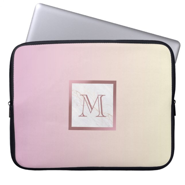 Rose Gold Monogramm Marmor Rosa Vanilla Gradient Laptopschutzhülle (Vorderseite)