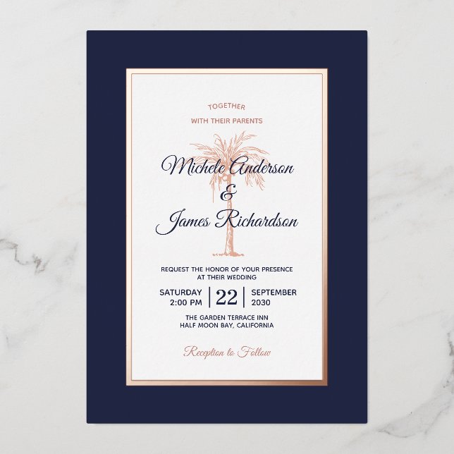Rose Gold Navy Blue Palm Tree Beach Hochzeit Folieneinladung (Vorderseite)