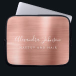 Rose Gold - Rosa Metallisches Monogramm-Geschäft Laptopschutzhülle<br><div class="desc">Moderne Rose Gold - Blush Pink Girly Make up und Haar Beauty Salon Imitats Metallic robuste elegante Monogram Werbe-Laptop-Bag oder Sleeve Werbe-Case (Promo). Dieses klassische berufliche Business-Computergehäuse kann so angepasst werden,  dass es Ihren mit Monogramm Skriptsignaturnamen und Ihren Beruf oder Ihre Position als Jobtitel enthält.</div>