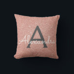 Rose Gold - Schwarz-Rosa-Sparkeil-Glitzer-Monogram Kissen<br><div class="desc">Rosa Rosa - Rose Gold und Holzkohle Grau (Grau),  schwarzer Glitzer Monogramm Name und Anfangskissen. Das Kissen ist das perfekte süße 16 Geburtstagsgeschenk für jemanden,  der sein Zimmer in Rose Gold dekoriert.</div>