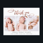 Rose Gold Script Baby Girl Foto Collage Vielen Dan Postkarte<br><div class="desc">Moderne Elegante Kalligrafie Rose Gold Script 3 Foto Collage Neugeborenes Baby Mädchen Vielen Dank Geburtsankündigung Postcard. In einem handgeschriebenen Kalligrafie-Swash-Schwanz-Schriftart-Skript in rot-rosa Rosengold-IMITATEN Goldfolie auf Weiß steht ein wunderschöner "Dankeschön"-Text. Dazu gehören eine persönliche Nachricht und eine Geburtsstatistik mit dem Namen des Babys. Ideal für kleine Mädchen. Einfach mit Ihrem Baby...</div>