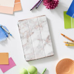 Rose-Gold und Weißes Imitat Marmorstein iPad Pro Cover<br><div class="desc">Elegante moderne trendige Rose-Gold-Imitate Marmorsteinvorlage für kundenspezifische Monogramm.</div>