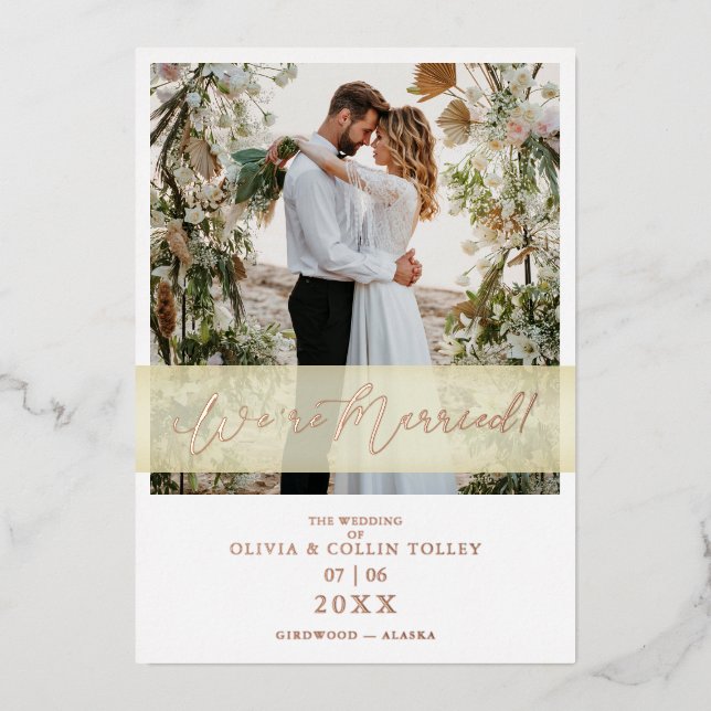 Rose Gold Wedding Just Married Hand Letter Folieneinladung (Vorderseite)