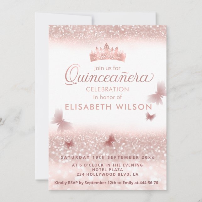 Rose Goldglitterie Tiara Kalligrafie Quinceañera Einladung (Vorderseite)